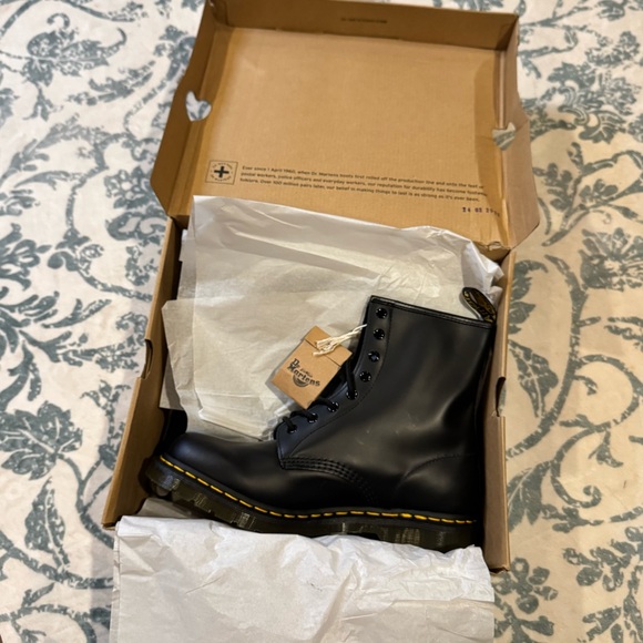 Brand New Dr. Martens 1460 Boot - Women's 11 - Picture 5 of 7